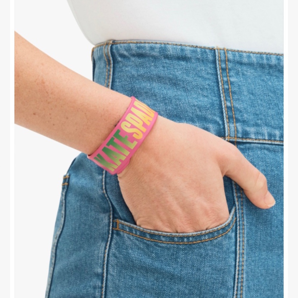 ♠️ NWT Ombré-Logo Slap Bracelet ♠️